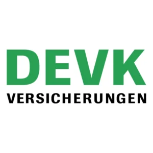 Logo der DEVK Versicherungen in grüner und schwarzer Schrift auf weißem Hintergrund.